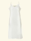  Camisole long by Khasto a product of craftsmanship and sustainability. The women camisole long is hand block printed and has an inner lining of our celebrated soft voile for an optimal wearing comfort.