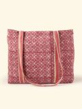 Tote bag von Khasto ist ein Produkt von Handwerk und Nachhaltigkeit. Der Tote bag wird von Handblock gedruckt.