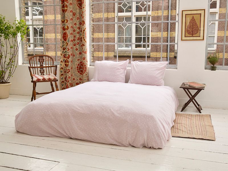 Enjoy the Khasto sleeping experience with the Bedding Set - Red Ivy. Handmade from thin layers of soft & airy 100% cotton GOTS certified.